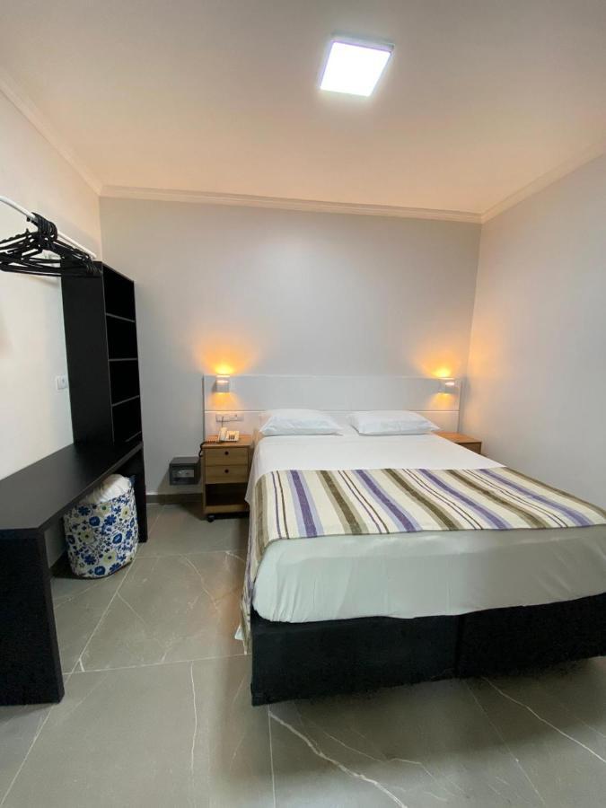 Flat - Acomoda Ate 4 Hospedes - Bairro Do Gonzaga - Santos Sp Zewnętrze zdjęcie