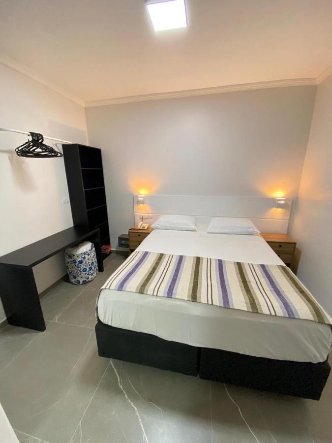 Flat - Acomoda Ate 4 Hospedes - Bairro Do Gonzaga - Santos Sp Zewnętrze zdjęcie