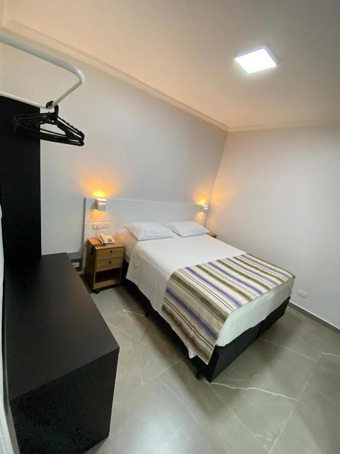Flat - Acomoda Ate 4 Hospedes - Bairro Do Gonzaga - Santos Sp Zewnętrze zdjęcie