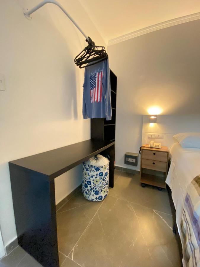 Flat - Acomoda Ate 4 Hospedes - Bairro Do Gonzaga - Santos Sp Zewnętrze zdjęcie